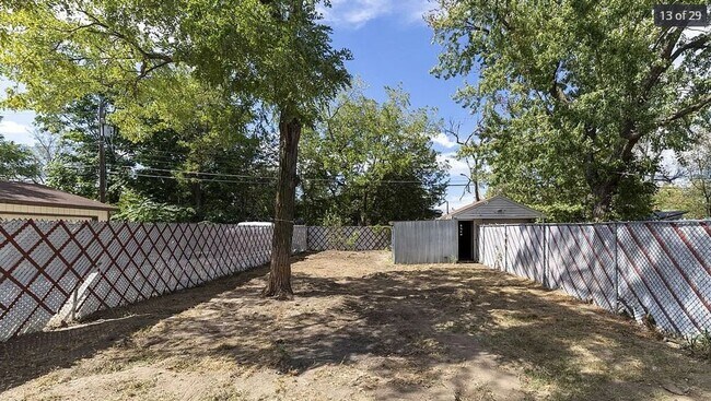 Building Photo - 319 N St Paul St