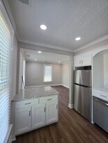 Building Photo - 1211 Mill St
