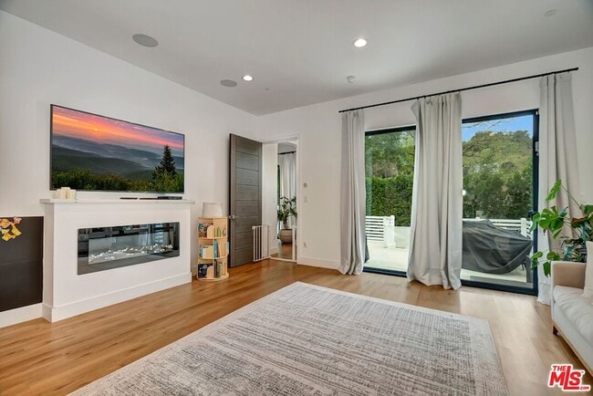 Building Photo - 4203 Saugus Ave