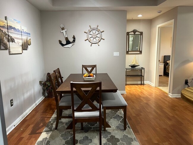 Building Photo - First Floor Condo at Bridgepointe - Beauti...