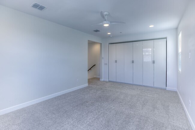 Building Photo - 5545 S Adero Cyn Trl