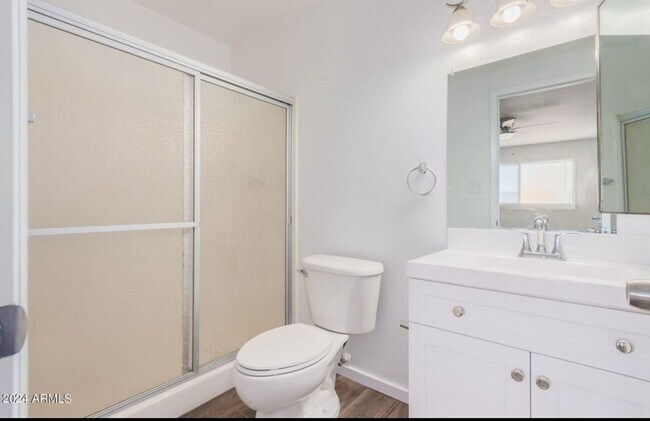 Building Photo - Spacious 4BR Townhome in Phoenix