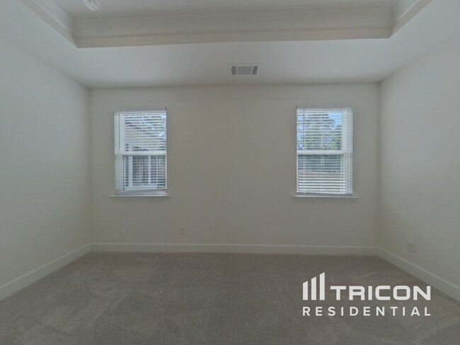 Building Photo - 65 Mayhaw Pt
