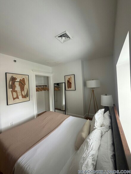 Building Photo - 14 Derne St