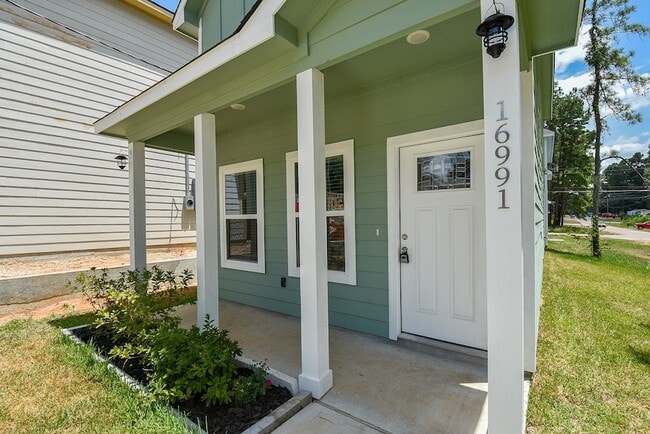 Building Photo - 16991 W Dounreay St