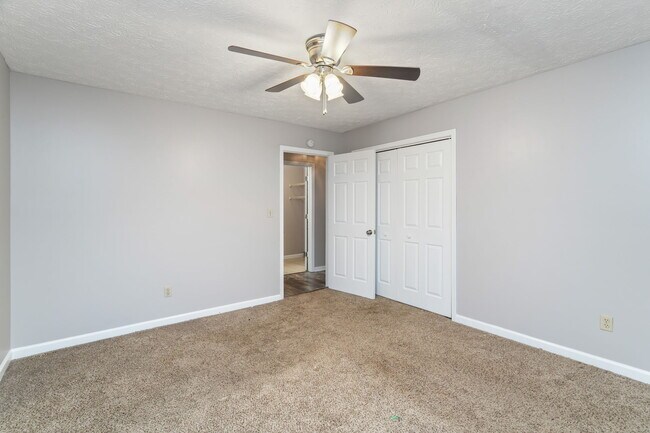 Building Photo - 2603 Louise Ave