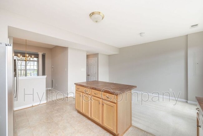 Building Photo - 907 Dominion Townes Ct