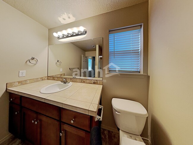 Building Photo - 809 NE 115th Cir