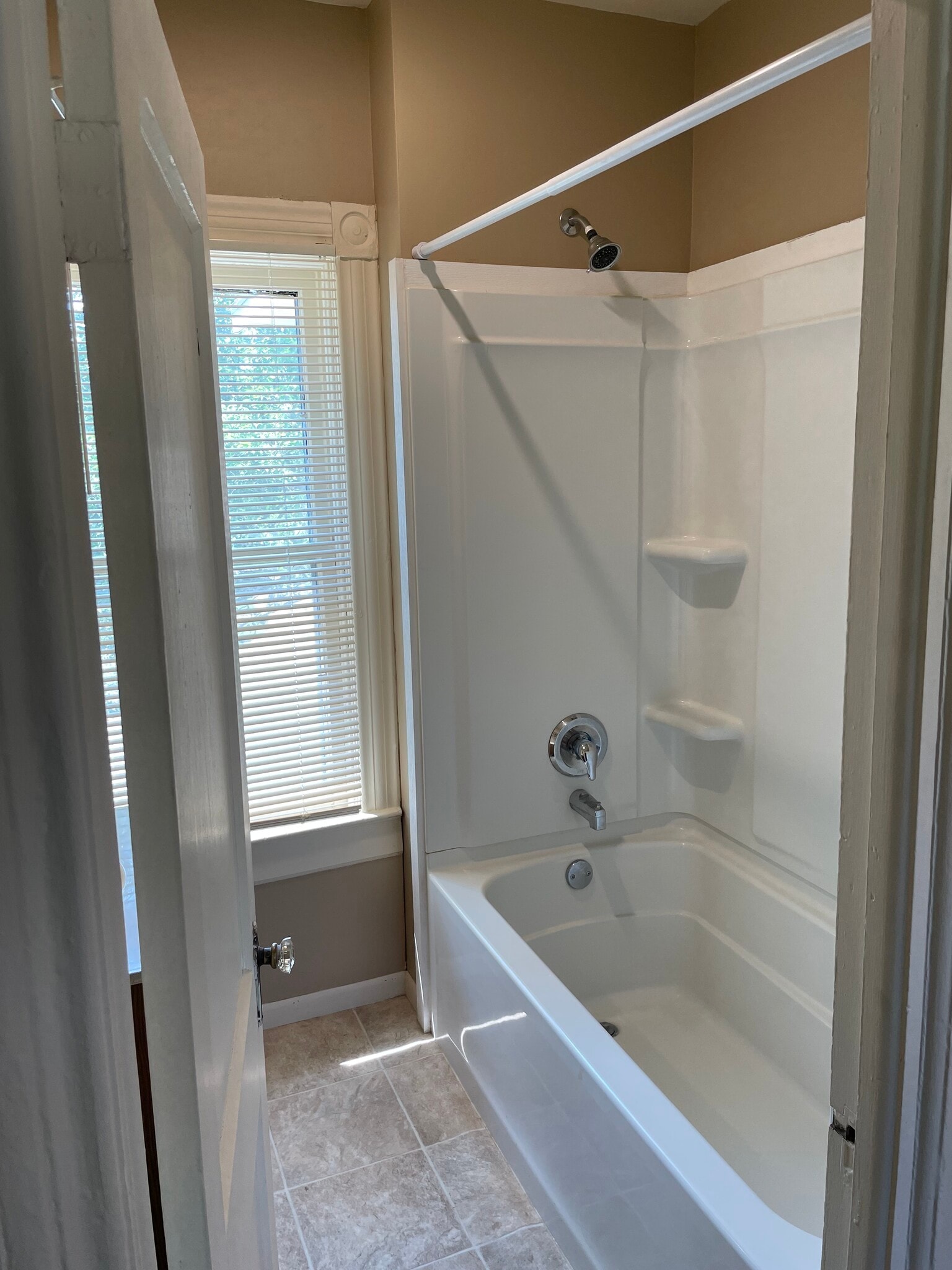 Building Photo - 622 Union St