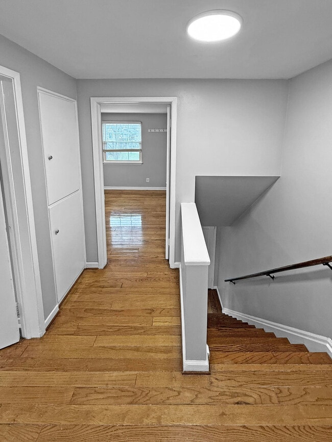 Building Photo - 3746 Brewster St