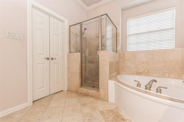 Building Photo - 2400 Royal Birkdale Dr