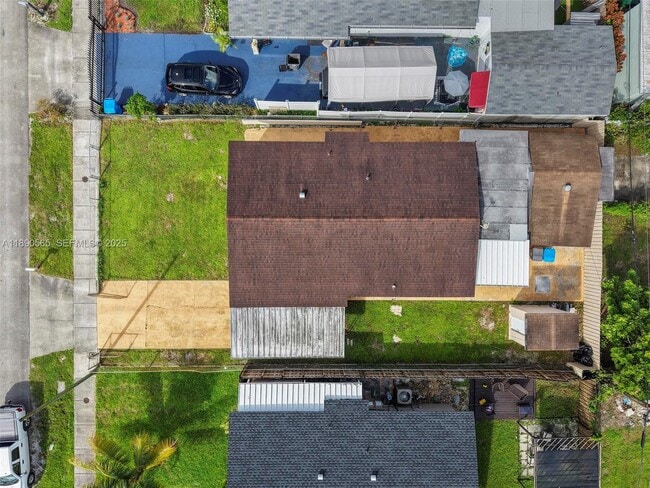 Building Photo - 5633 SW 40th St