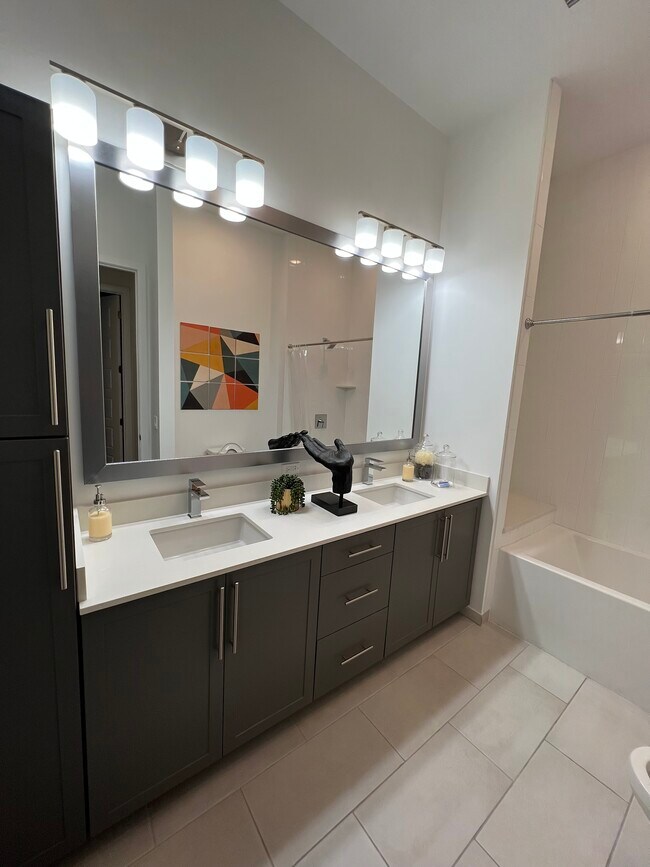 Building Photo - 10014 NW 88th Ter