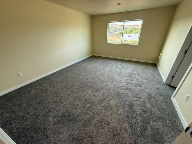 Building Photo - 9001 Nafizah Wy