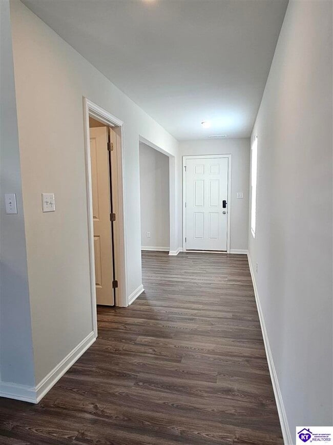 Building Photo - 601 Ashwood Ave