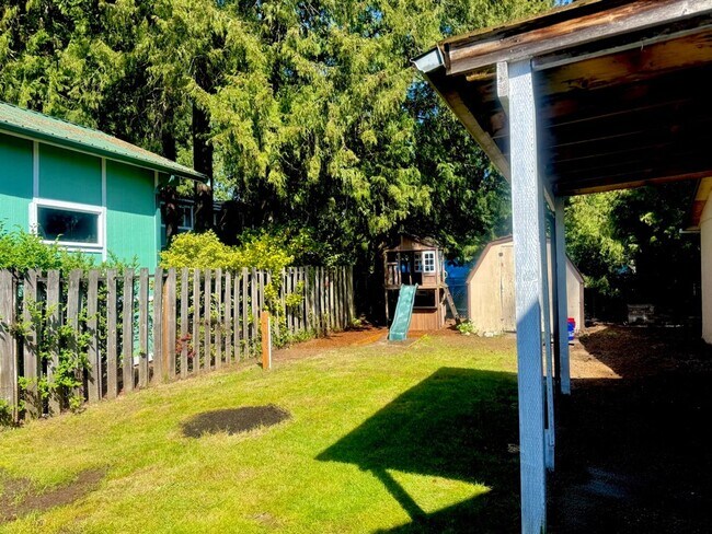 Building Photo - Charming Everett Home with Spacious Backyard, Garage, and Bonus Flex Spaces