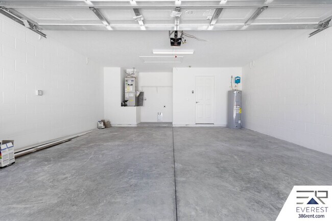 Building Photo - 10 Wildwood Pl