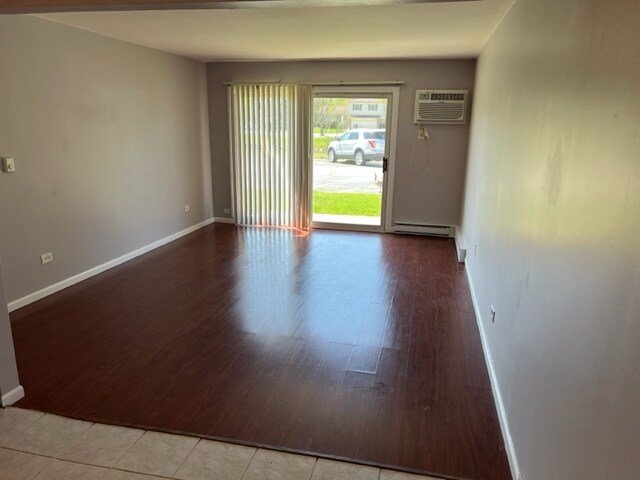 Building Photo - 850 E Old Willow Rd