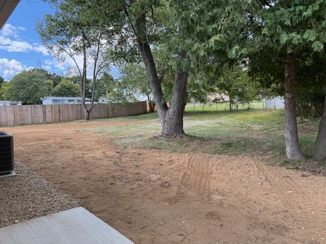 Building Photo - 708 Hoaglin Dr