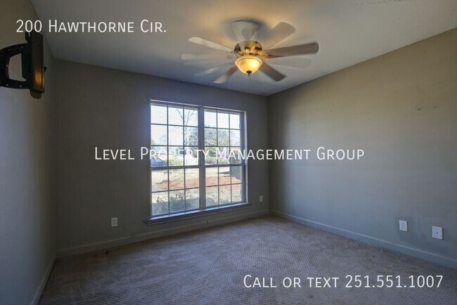 Building Photo - 200 Hawthorne Cir