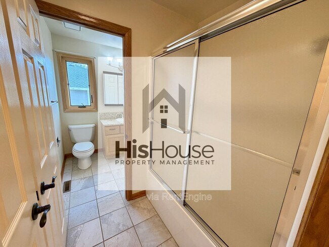 Building Photo - 2318 45th Ave