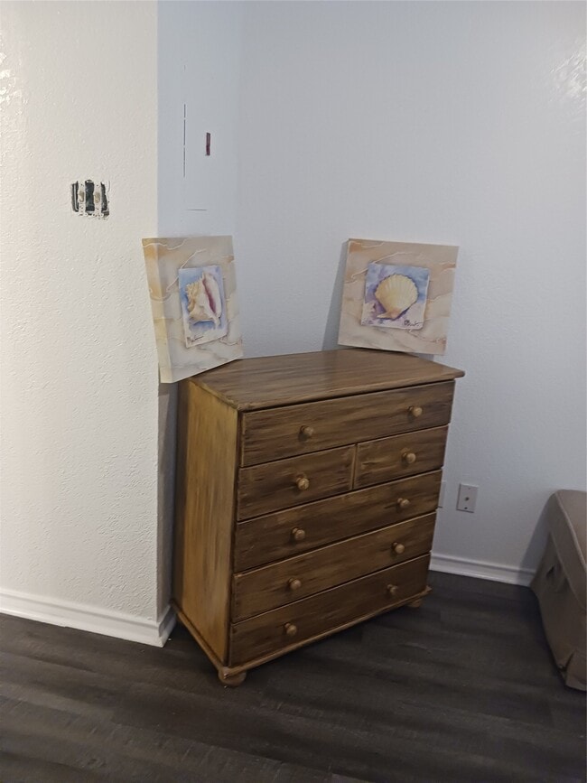 Building Photo - 921 Marine Dr