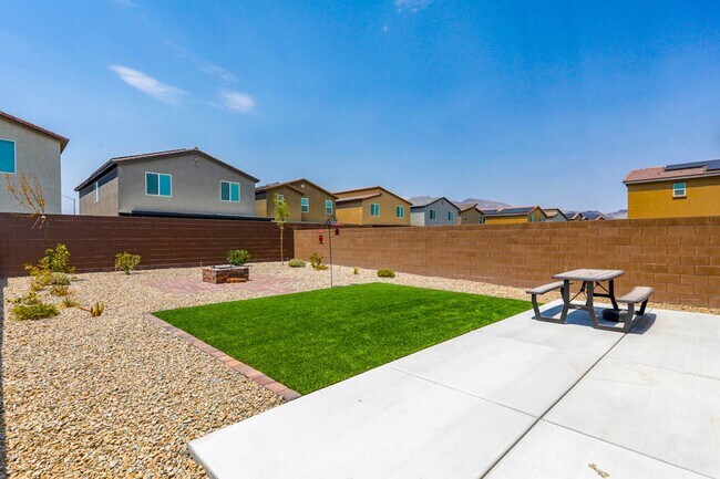 Building Photo - 4 Bed, 2.5 Bath Home In A Gated Community ...