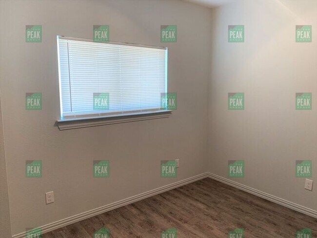 Building Photo - $1549! 3 Bed/2.5 Bath home in Fort Worth! Price Enhancement!