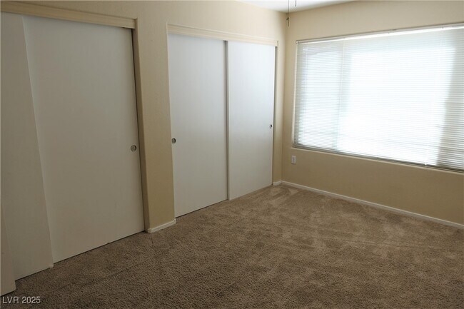 Building Photo - 3131 Key Largo Dr