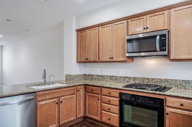 Building Photo - 6704 S Mariposa Ln