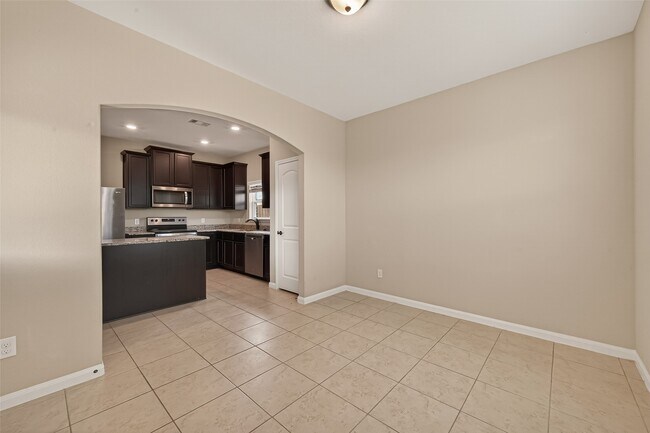 Building Photo - 21218 Echo Manor Dr