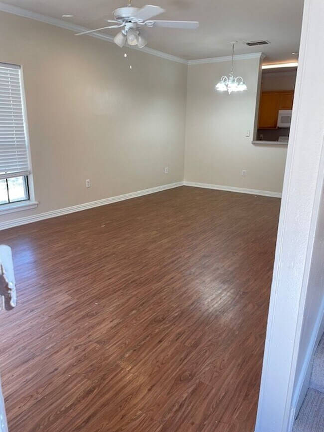 Building Photo - 2208 N Carroll Blvd