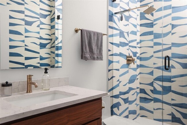 Building Photo - 4420 Mt Vernon Dr