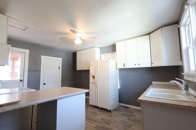 Building Photo - 3 Pohlman Ln
