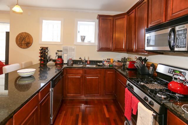 Building Photo - 4325 N Ashland Ave