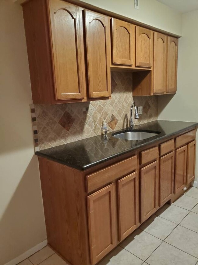 Building Photo - 17A S Valley Rd