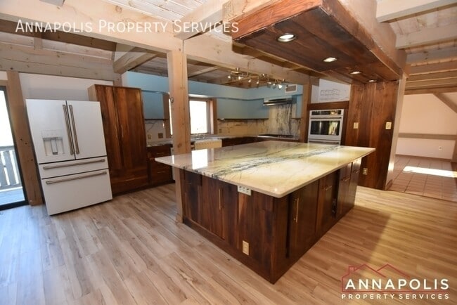 Building Photo - 1810 View Top Ct