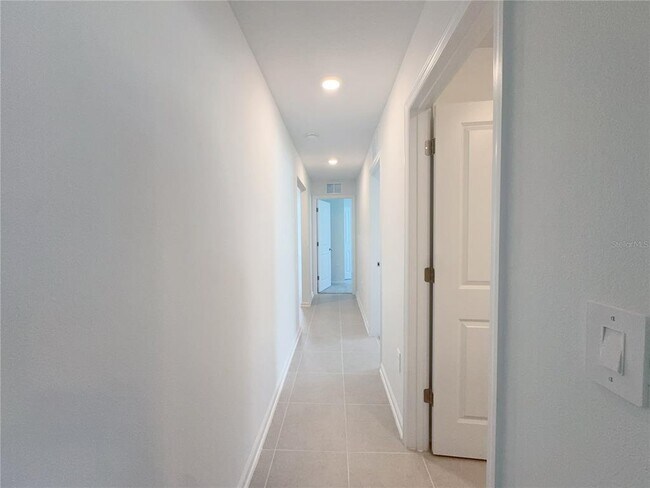 Building Photo - 2362 McKinley Dr