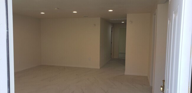 Building Photo - 202 Seventh St