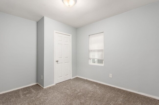 Building Photo - 673-675 Stanley Ave