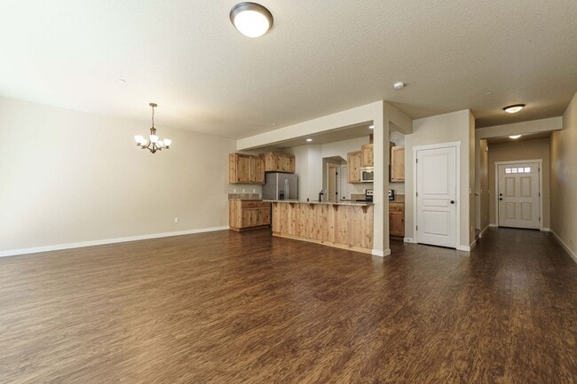 Building Photo - ASK ABOUT OUR AUGUST MOVE IN SPECIAL: Spac...