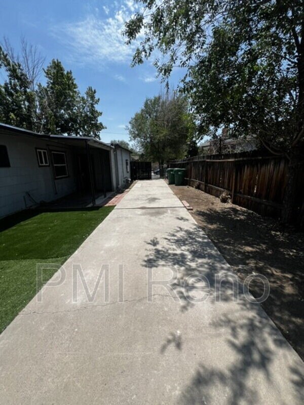 Building Photo - 345 Raffetto Dr