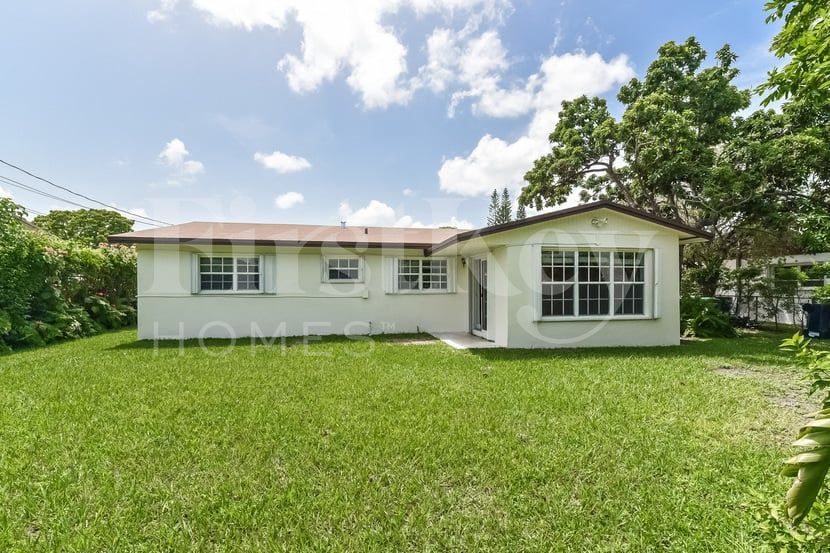 Building Photo - 16941 SW 119th Ct