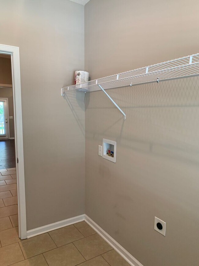 Building Photo - Modern comfort and privacy in the heart of...
