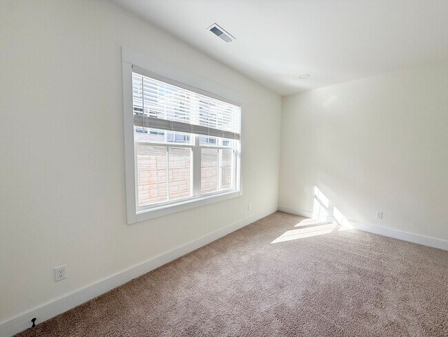 Building Photo - Modern 3-Bedroom Home with Pool and Pickleball Court at Highbury