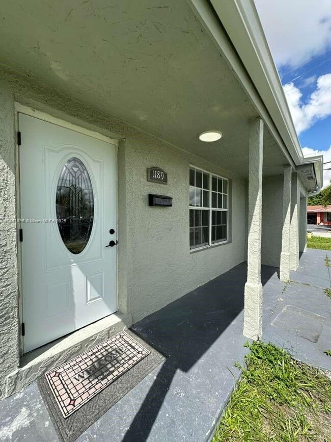 Building Photo - 1189 NW 45th Ave