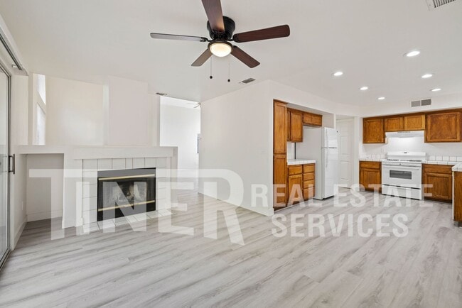 Building Photo - 8242 Scrub Oak Way