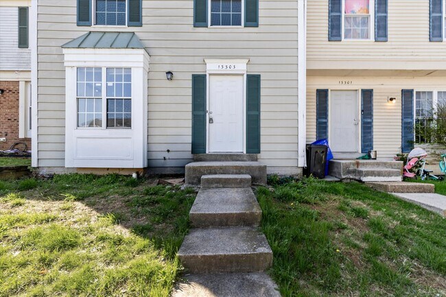 Building Photo - Churchill Town Rental