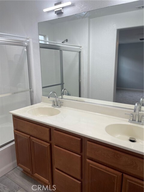 Building Photo - 15613 Lasselle St