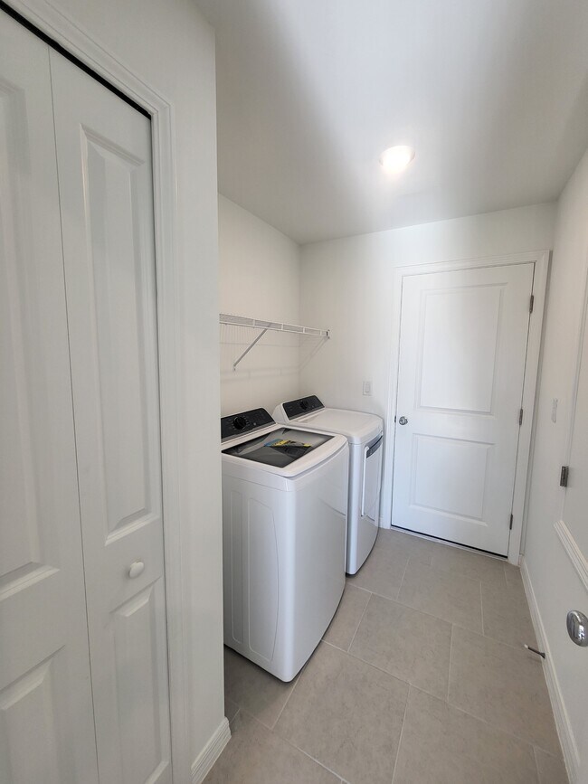 Building Photo - 3609 W Gator Cir